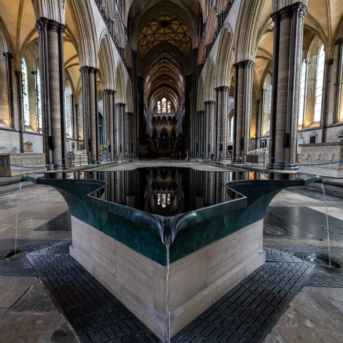 Taufbecken in der Kathedrale von Salisbury